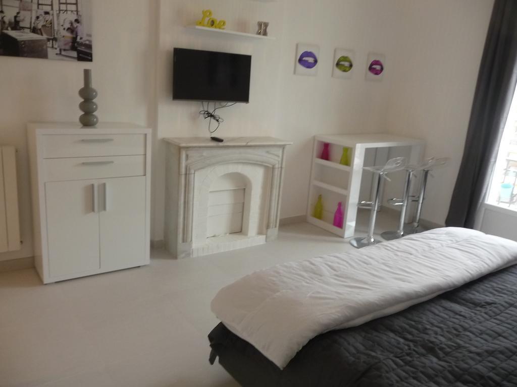 Cannes, Croisette, Palais Miramar Kamer foto