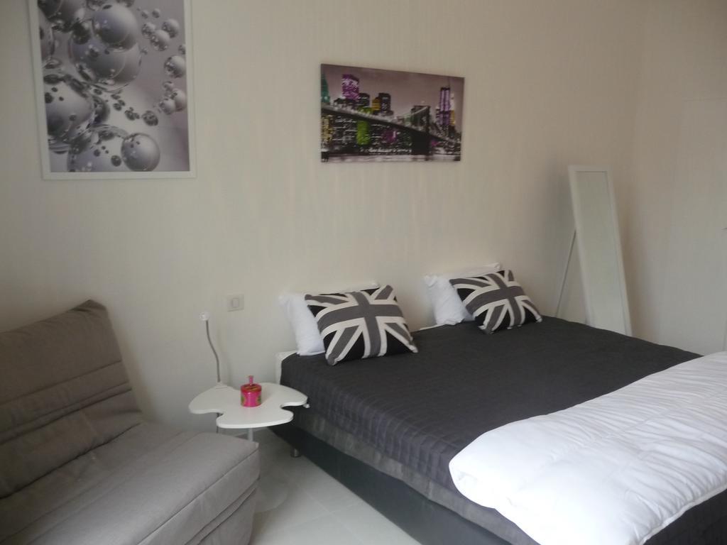 Cannes, Croisette, Palais Miramar Kamer foto
