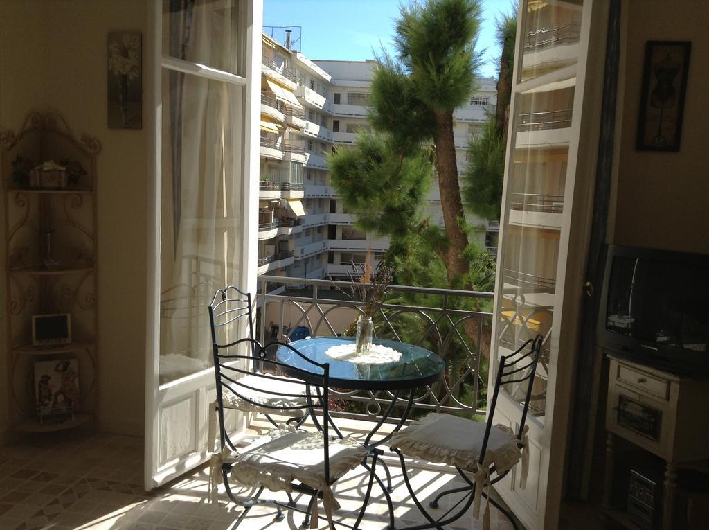 Cannes, Croisette, Palais Miramar Kamer foto