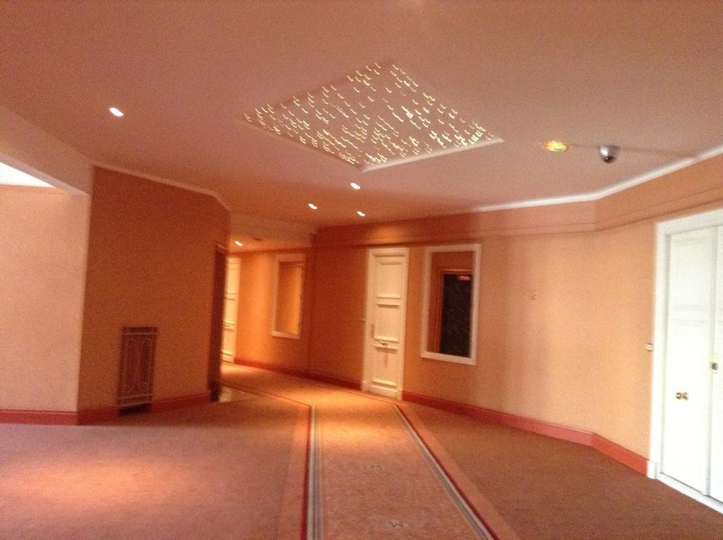 Cannes, Croisette, Palais Miramar Kamer foto