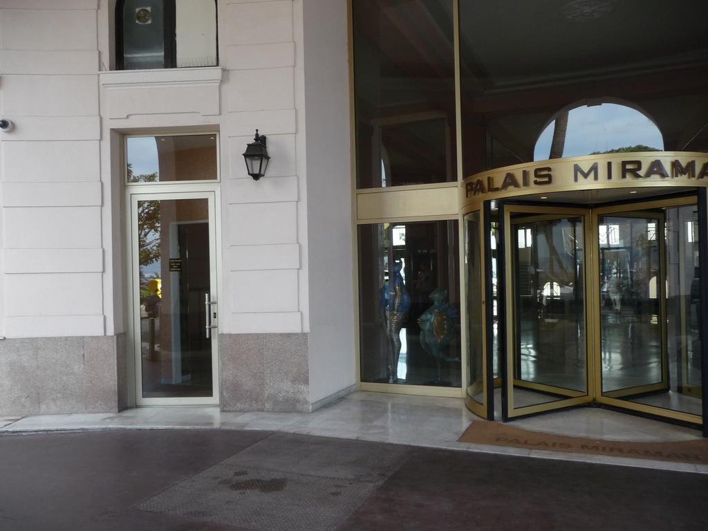 Cannes, Croisette, Palais Miramar Buitenkant foto