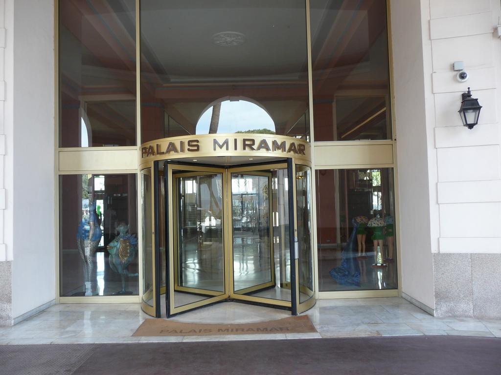 Cannes, Croisette, Palais Miramar Buitenkant foto