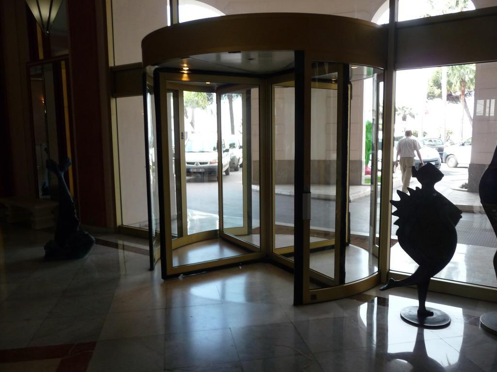 Cannes, Croisette, Palais Miramar Buitenkant foto